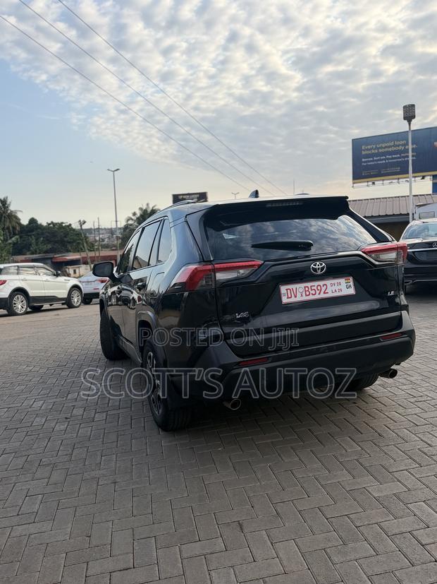 Toyota RAV4 2021 Black