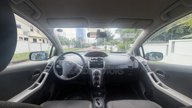 Toyota Vitz 2011 Gray