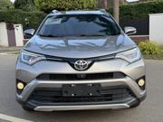 Toyota RAV4 XLE 4dr SUV (2.5L 4cyl 6A) 2018 Gold for sale