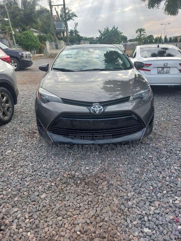 Toyota Corolla 2017 Gray