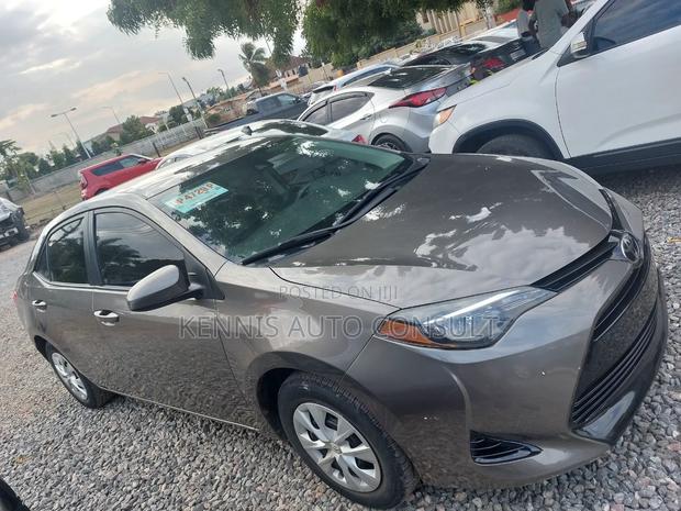 Toyota Corolla 2017 Gray