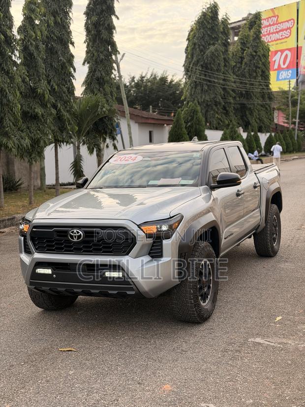 Toyota Tacoma SR5 Double Cab 6' Bed AT 2024 Gray