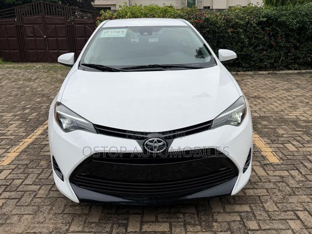 Toyota Corolla LE Eco (1.8L 4cyl 2A) 2019 White