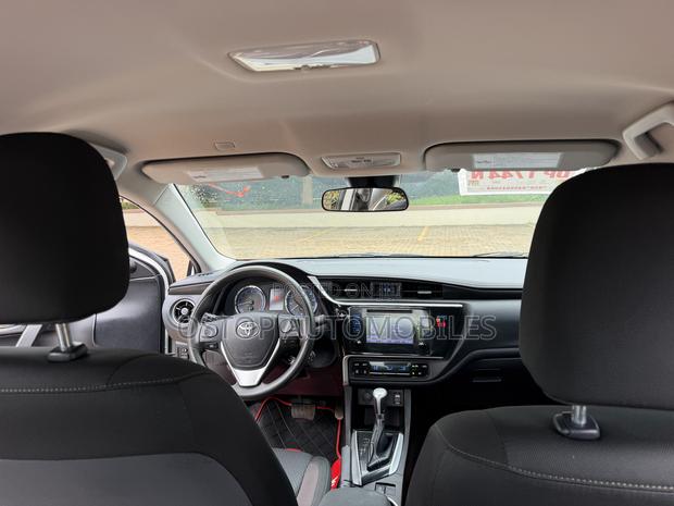 Toyota Corolla LE Eco (1.8L 4cyl 2A) 2019 White