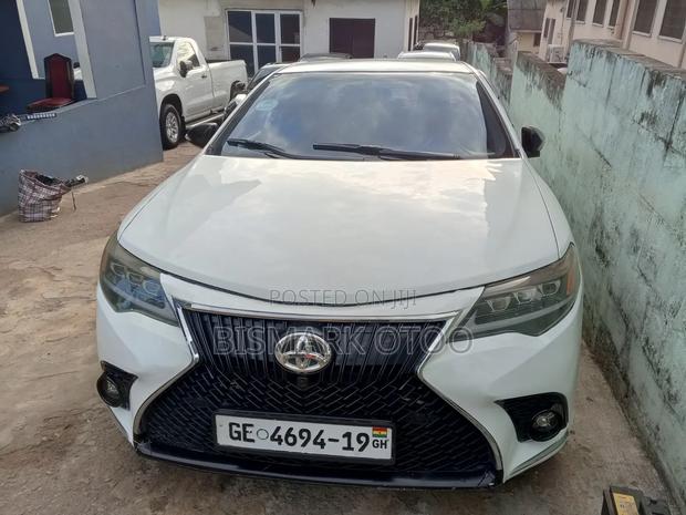 Toyota Camry SE 4dr Sedan (2.5L 4cyl 6A) 2013 White