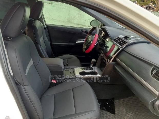 Toyota Camry SE 4dr Sedan (2.5L 4cyl 6A) 2013 White