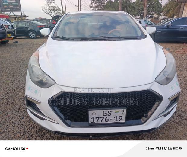 Hyundai Elantra 2013 White