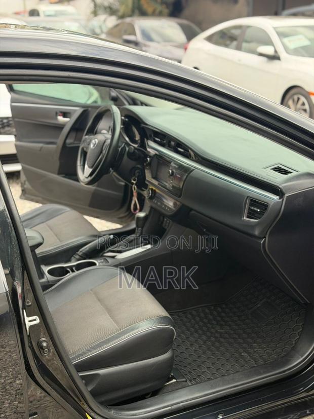 Toyota Corolla S 4dr Sedan (1.8L 4cyl CVT) 2016 Black
