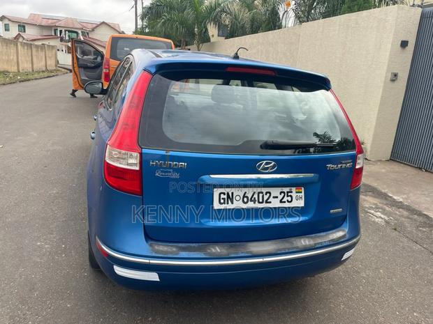 Hyundai Elantra 2011 Blue