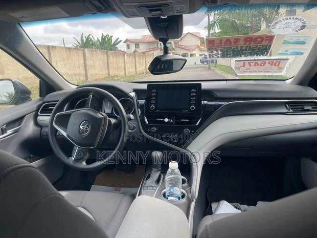 Toyota Camry 2023 Silver