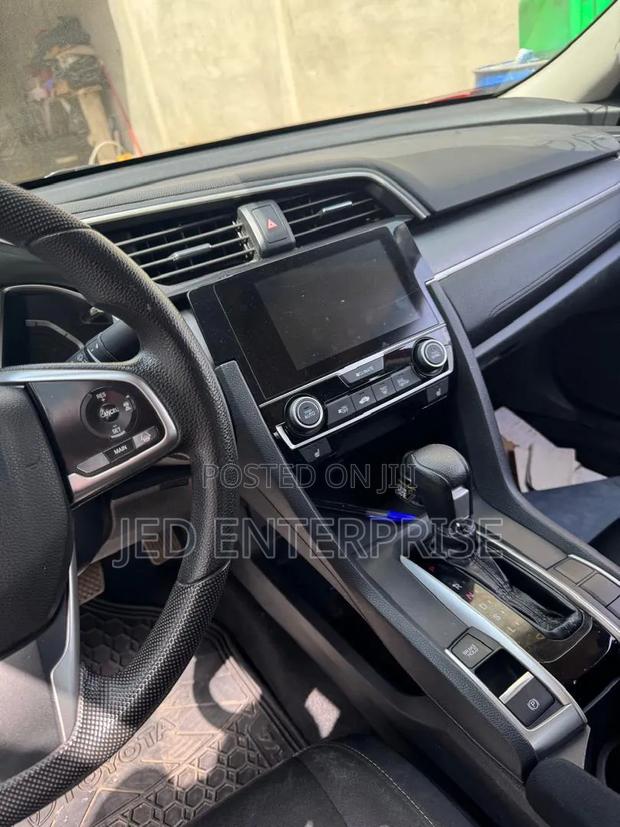 Honda Civic 2018 Red