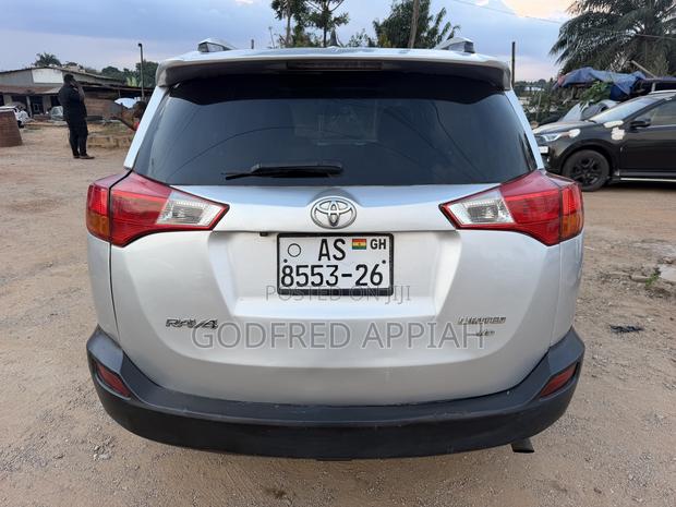 Toyota RAV4 Limited FWD (2.5L 4cyl 6A) 2016 Silver