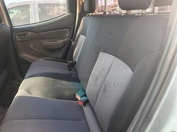 Mitsubishi L200 2016 White