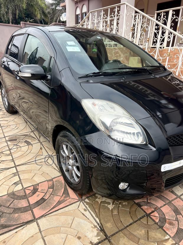 Toyota Vitz 1.3 FWD 5dr 2009 Black