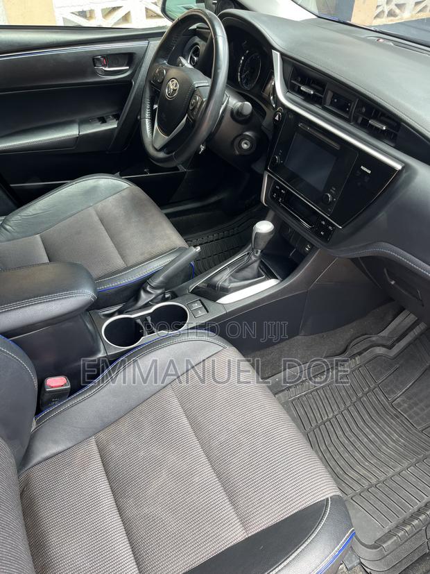 Toyota Corolla SE Special Edition 4dr Sedan (1.8L 4cyl CVT) 2017 Blue