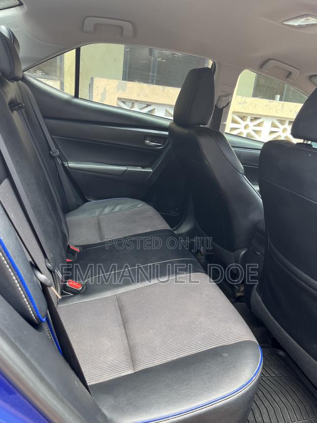 Toyota Corolla SE Special Edition 4dr Sedan (1.8L 4cyl CVT) 2017 Blue