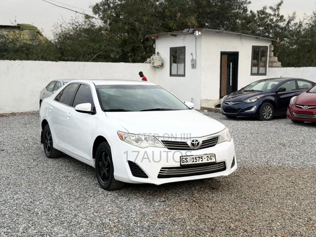 Toyota Camry L 4dr Sedan (2.5L 4cyl 6A) 2014 White