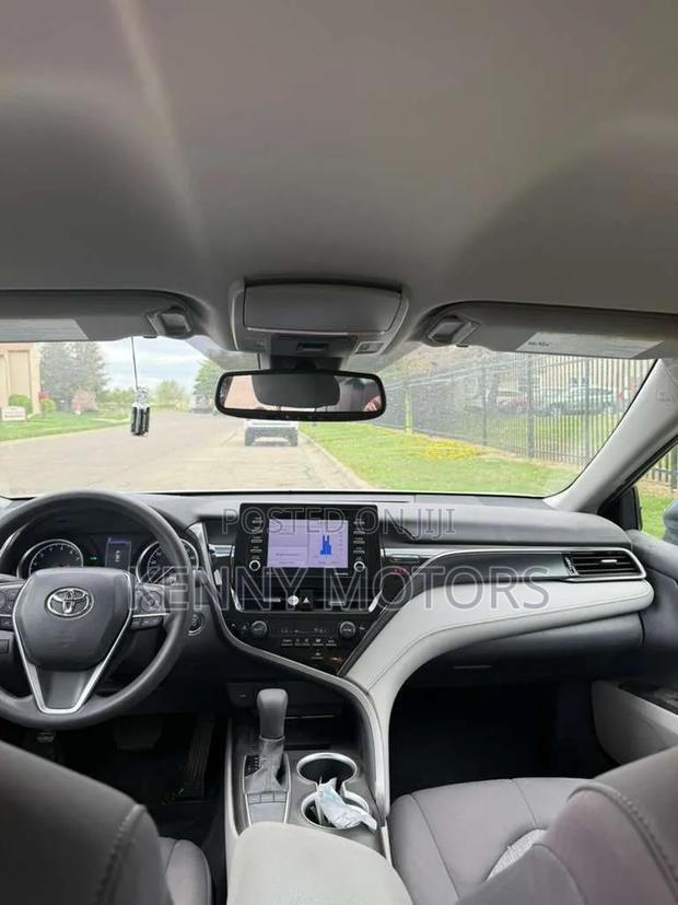 Toyota Camry 2023 Silver