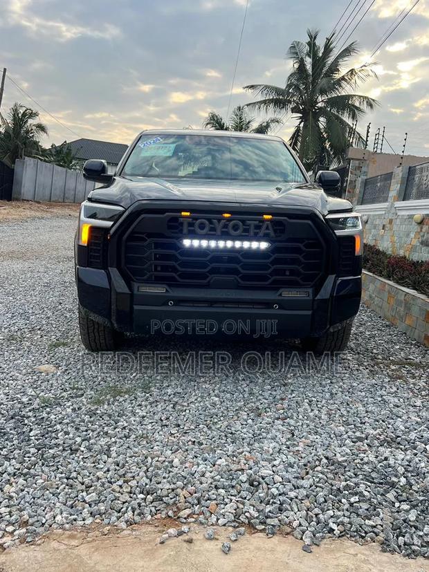 Toyota Tundra 2024 Matt Black
