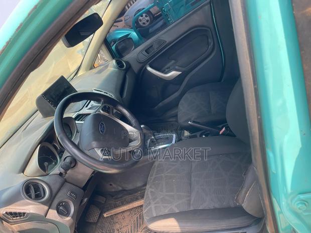 Ford Fiesta 2013 Blue