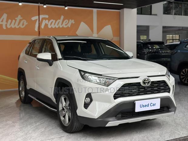 Toyota RAV4 2022 Blue