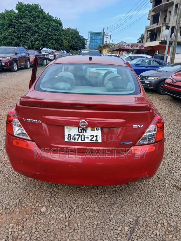 Nissan Versa 2014 Red