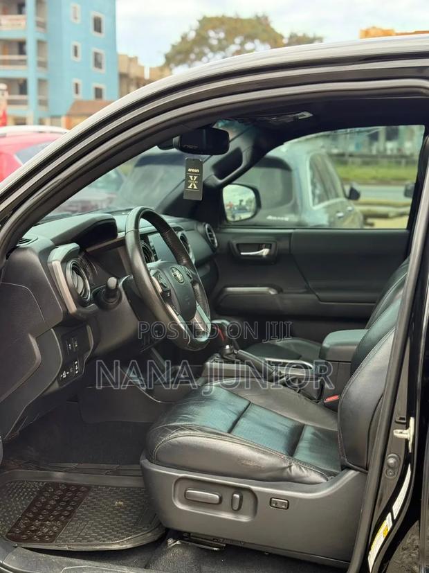 Toyota Tacoma 2020 Black