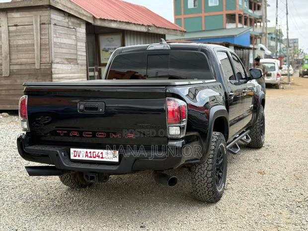 Toyota Tacoma 2020 Black