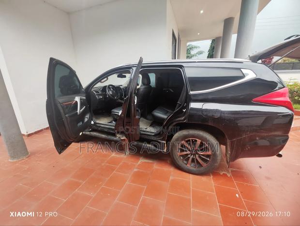 Mitsubishi Pajero 2017 Black