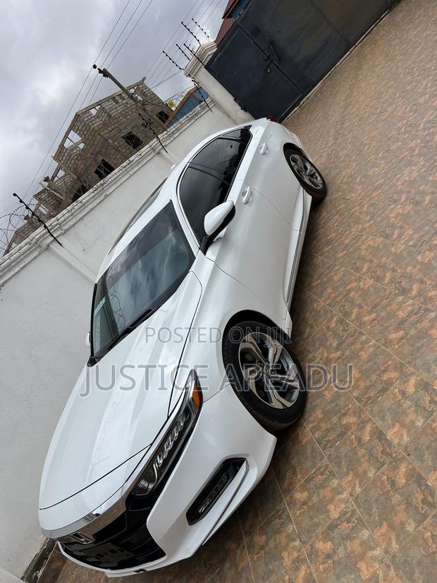 Honda Accord EX-L (1.5L 4cyl Turbo CVT) 2019 White