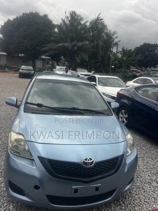 Toyota Yaris 2012 Beige