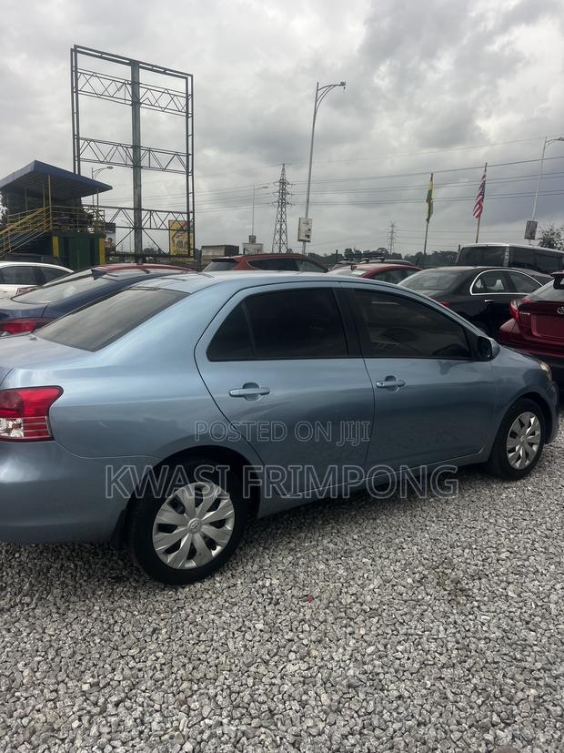 Toyota Yaris 2012 Beige