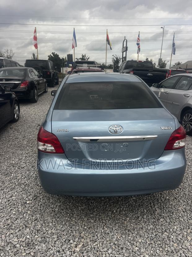 Toyota Yaris 2012 Beige