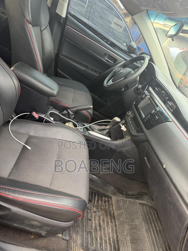 Toyota Corolla 2016 Black