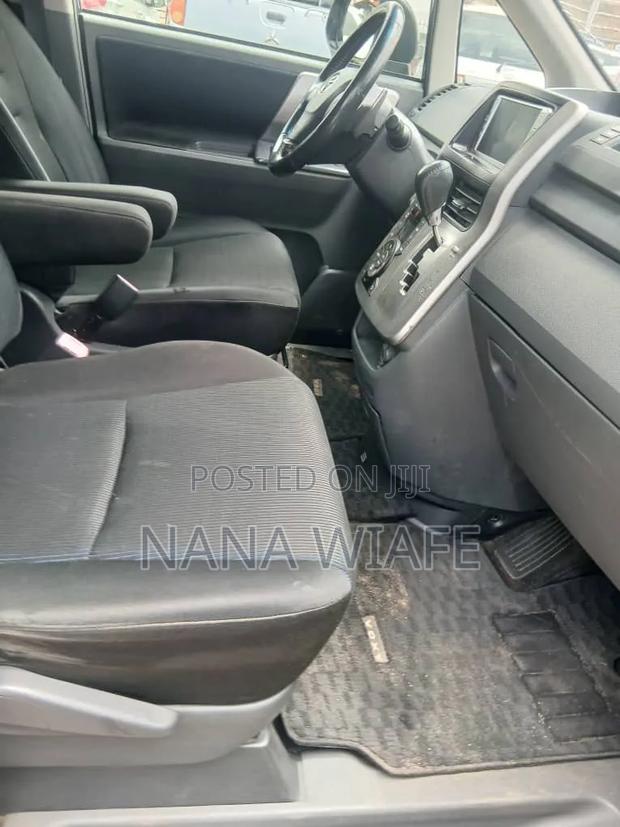 Toyota Voxy 2011 Black
