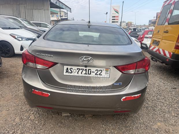 Hyundai Elantra GLS Sedan FWD (1.8L 4cyl 6M) 2013 Brown