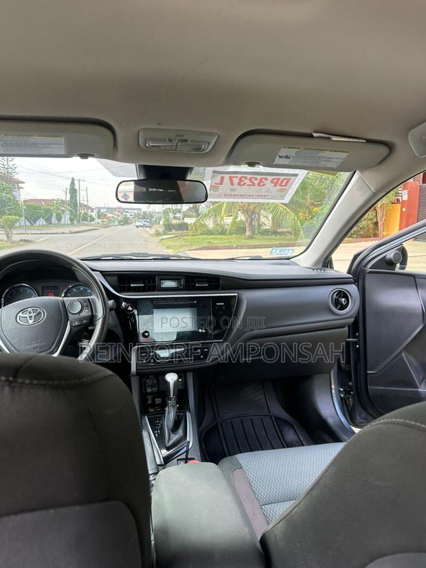 Toyota Corolla 2017 Gray