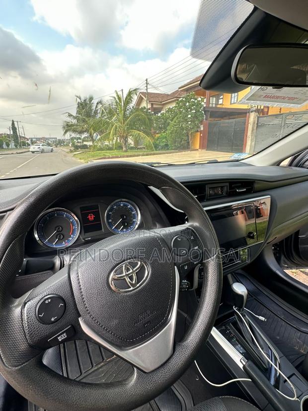 Toyota Corolla 2017 Gray