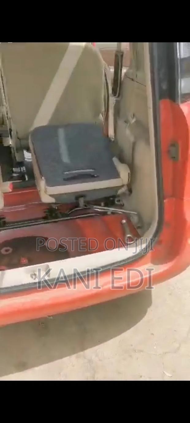 Toyota Sienta 2010 Red