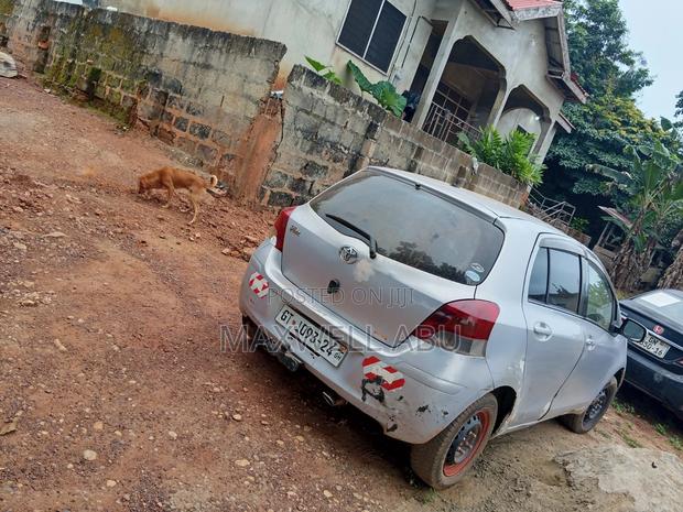 Toyota Vitz 2010 Silver
