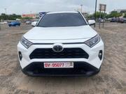 Toyota RAV4 XLE 2021 White for sale