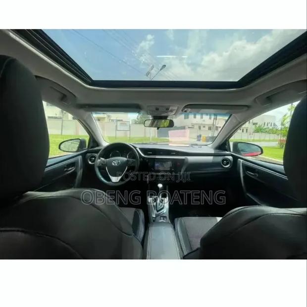 Toyota Corolla SE (1.8L 4cyl 2A) 2018 Red