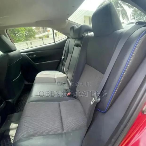 Toyota Corolla SE (1.8L 4cyl 2A) 2018 Red