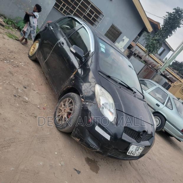 Toyota Vitz 1.0 FWD 5dr 2010 Black