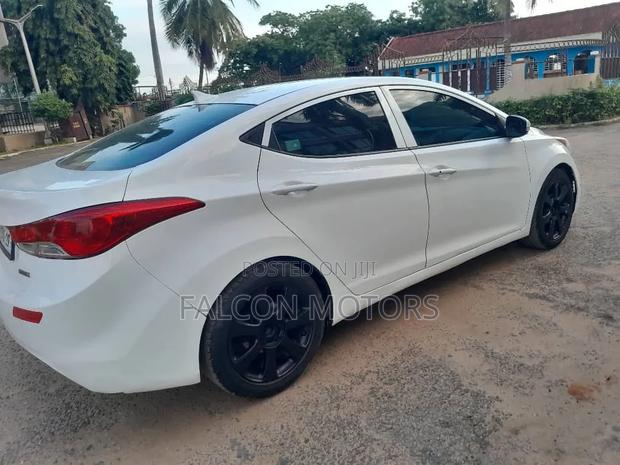 Hyundai Elantra 2013 White