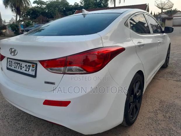 Hyundai Elantra 2013 White