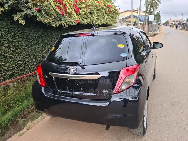 Toyota Vitz 2014 Black