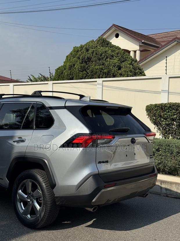Toyota RAV4 Limited AWD 2020 Silver