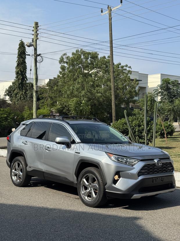 Toyota RAV4 Limited AWD 2020 Silver