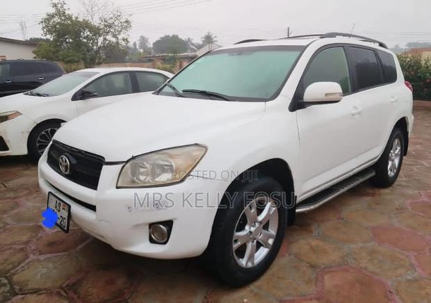 Toyota RAV4 2012 White